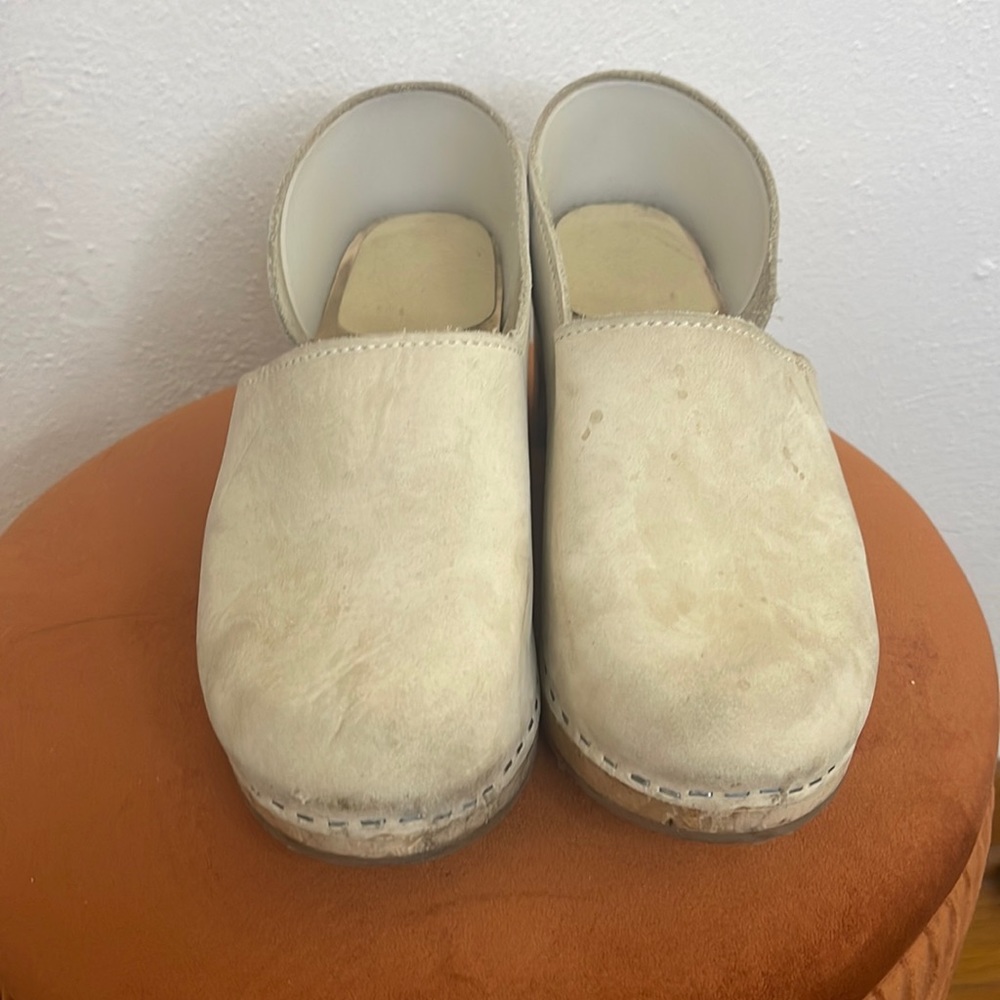 Sandgrens Brett Clogs in Sand